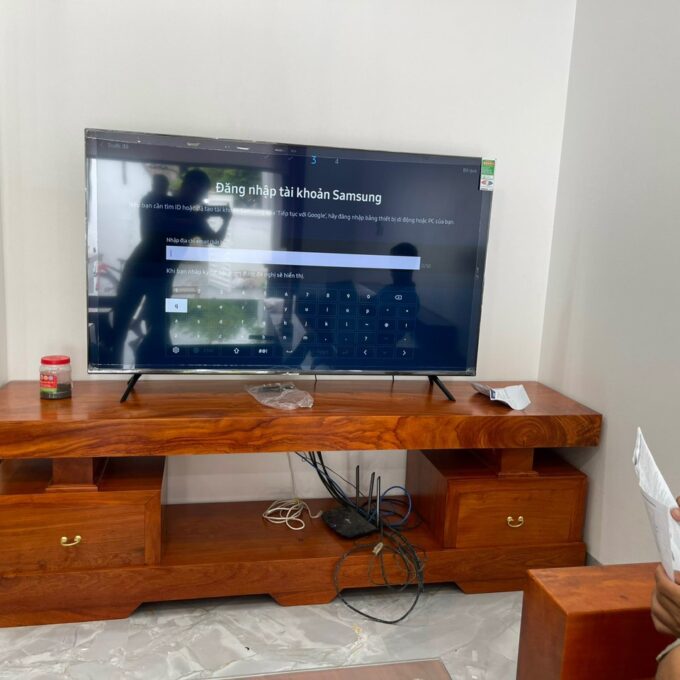 Mẫu kệ tivi gỗ thực tế giao khách