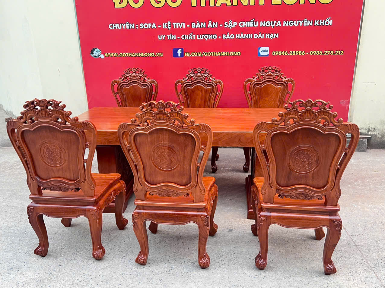 Chọn Bàn Ăn Gỗ Hương Hay Gỗ Gõ Đỏ