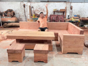 bàn ghế gỗ mộc chưa hoàn thiện sơn