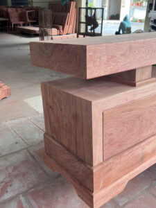 chi tiết cận cảnh gỗ còn nguyên mộc chưa sơn